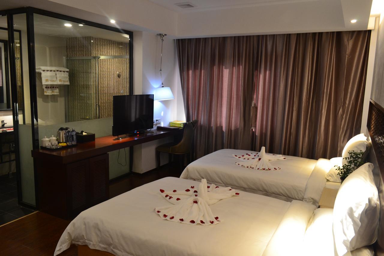 Royal Holiday Hotel Янгон Екстер'єр фото