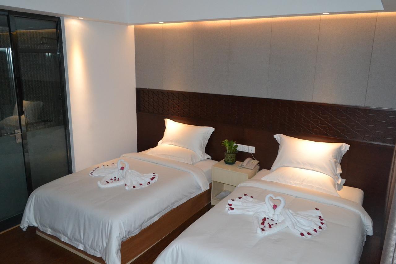 Royal Holiday Hotel Янгон Екстер'єр фото